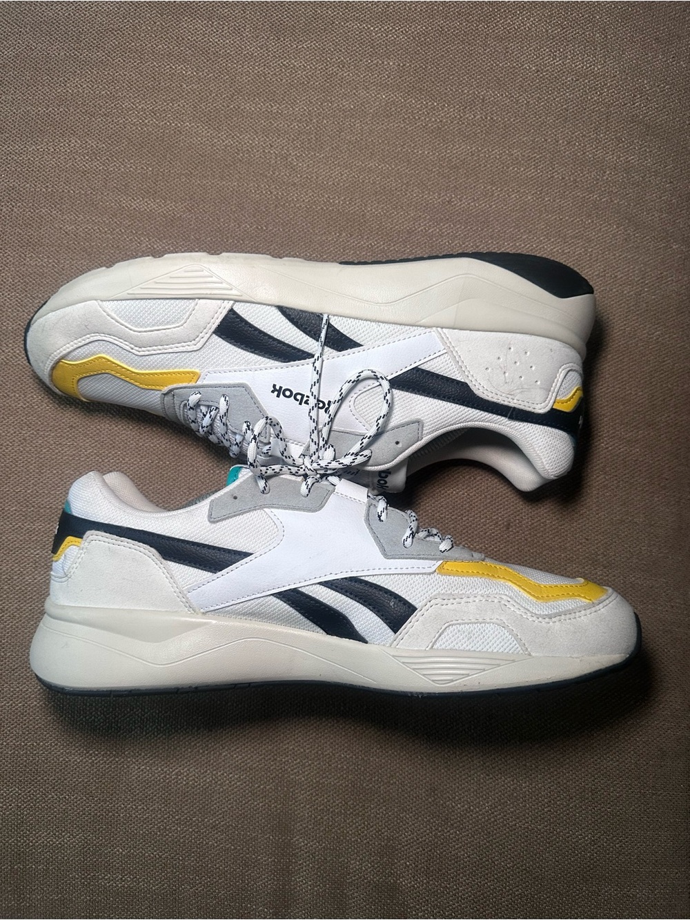 Reebok White Navy and Yellow Retro Royal Dashonic 2 size 11.5